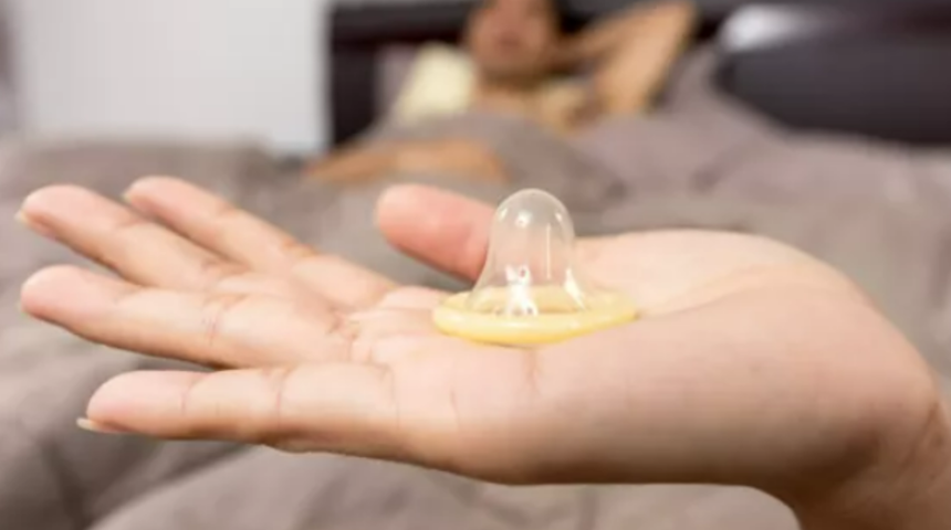 Kaza geliyorum demez: Çok kötü sonuçlara yol açabilir! Prezervatif yırtılırsa ne yapmak gerekiyor?