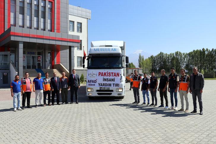 Iğdır'dan Pakistan'daki sel bölgesine 1 tır yardım gönderildi G4