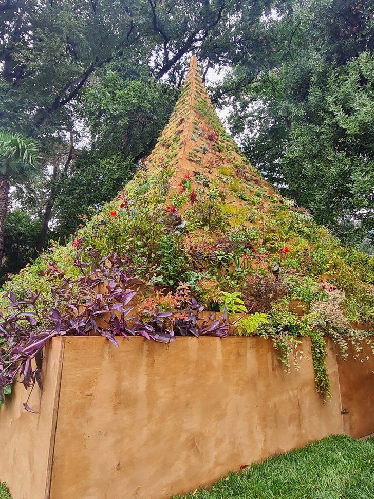 Agnes Denes'in "Yaşayan Piramit"i Sakıp Sabancı Müzesi’nde sanatseverlerle buluşacak G5