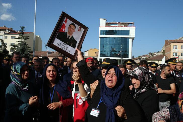 Şehit Piyade Astsubay Gökhan Ağıl, Tokat'ta son yolculuğuna uğurlandı G3