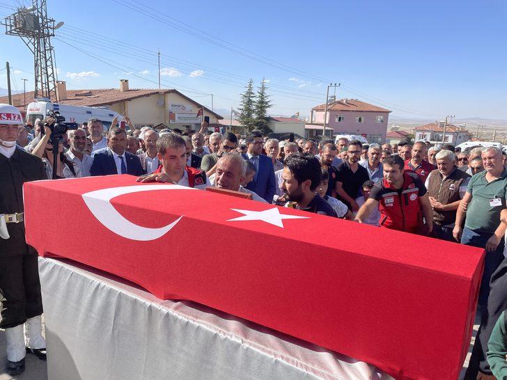 Şehit Piyade Uzman Çavuş Borlu, Niğde'de son yolculuğuna uğurlandı G1