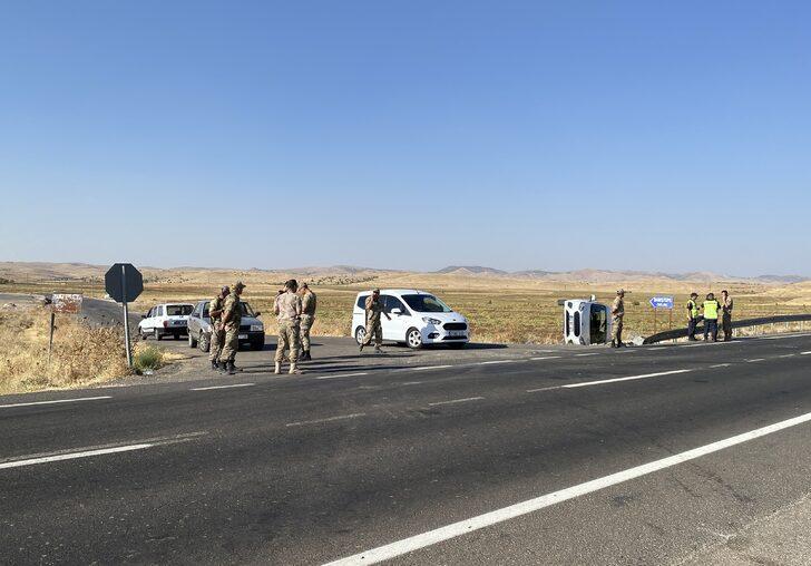 Mardin'de iki hafif ticari aracın çarpışması sonucu 4 kişi yaralandı G2