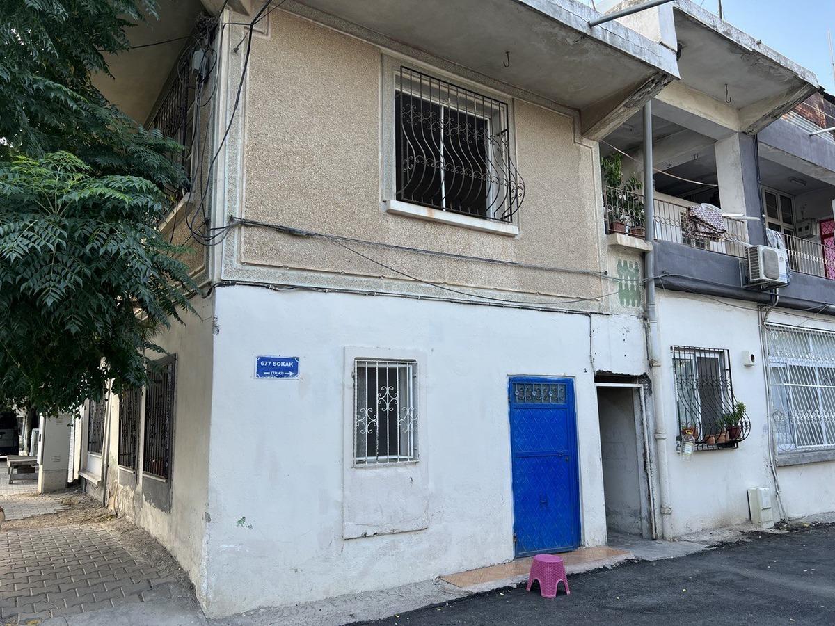 Adana'da birlikte yaşadığı kadını d&ouml;verek &ouml;ld&uuml;rd&uuml;ğ&uuml; iddia edilen kişi g&ouml;zaltına alındı