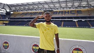 Fenerbahçeli forvet Joshua King'in hedefi taraftarı mutlu etmek: