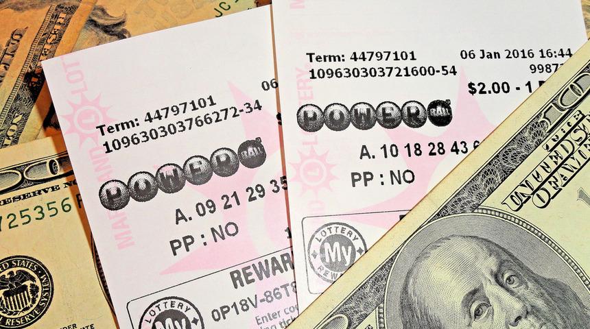 Piyangodan 600 dolar kazandığını zannetmişti! Duydukları karşısında adeta şok oldu... Piyango ofisinden milyoner olarak çıktı