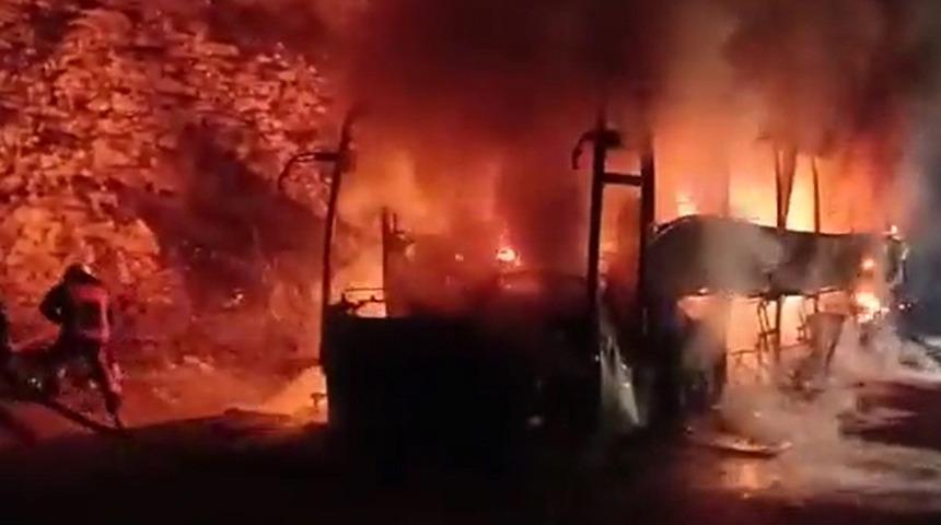 Yolcu otobüsü alev alev yandı! Son anda kurtuldular