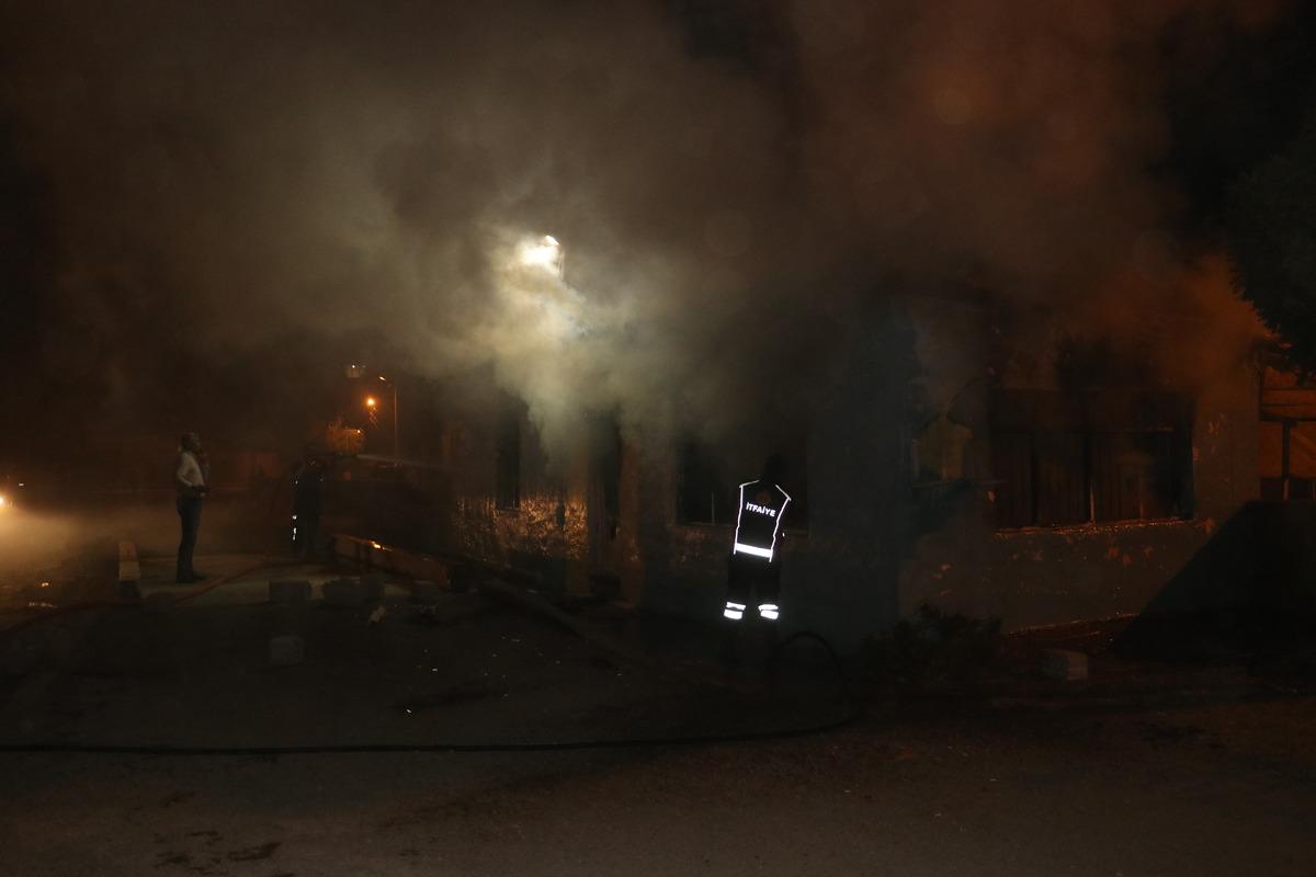 Iğdır'da sebze halinde &ccedil;ıkan yangın s&ouml;nd&uuml;r&uuml;ld&uuml;