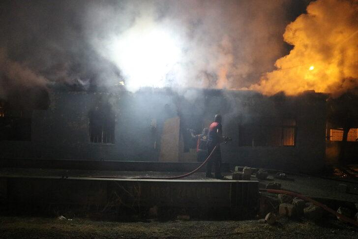 Iğdır'da sebze halinde çıkan yangın söndürüldü G3
