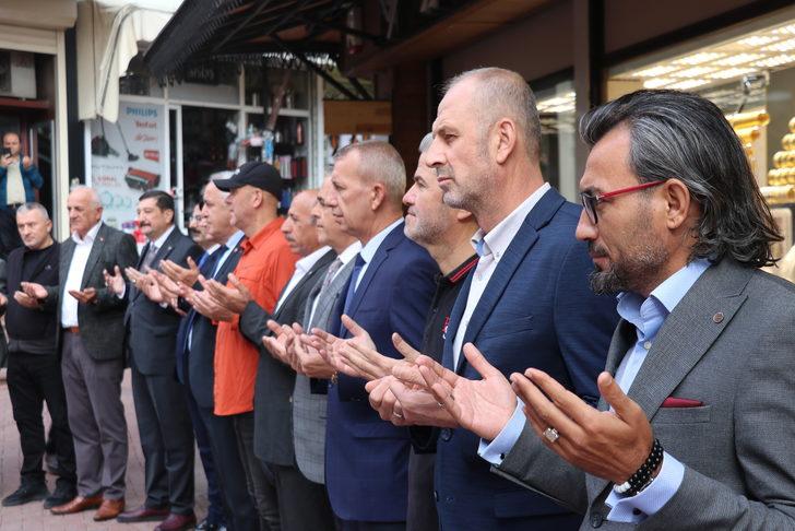 Bolu esnafı Ahilik Haftası kapsamında iş yerlerini duayla açtı G3
