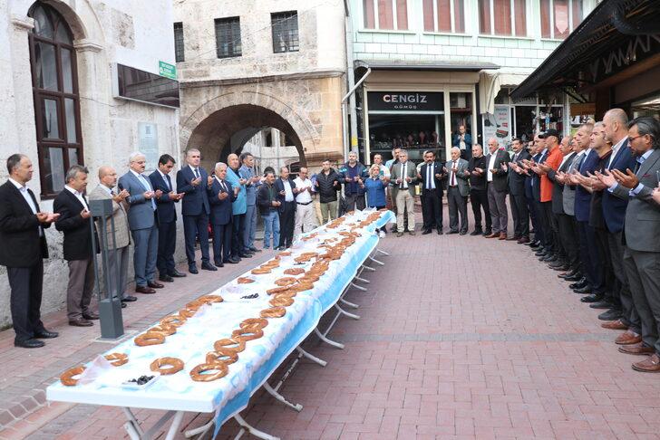 Bolu esnafı Ahilik Haftası kapsamında iş yerlerini duayla açtı G5