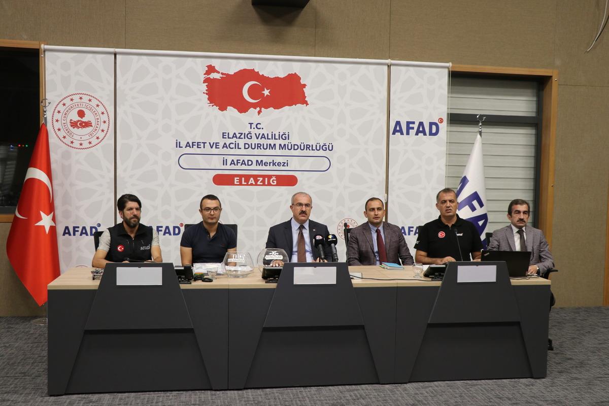 Elazığ'da depremden etkilenen 74 hak sahibi i&ccedil;in kura &ccedil;ekildi