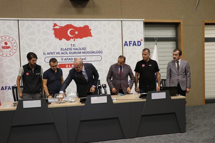 Elazığ'da depremden etkilenen 74 hak sahibi için kura çekildi G2