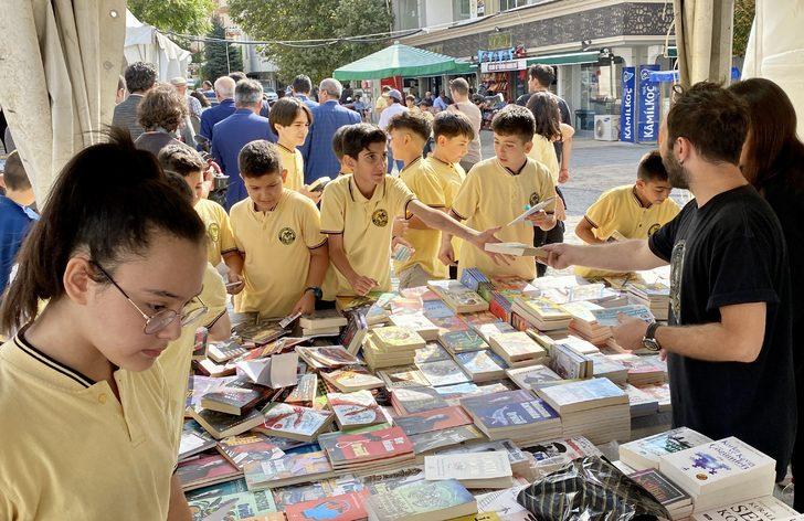 Kırşehir'de Ahi Kitap Fuarı açıldı G5