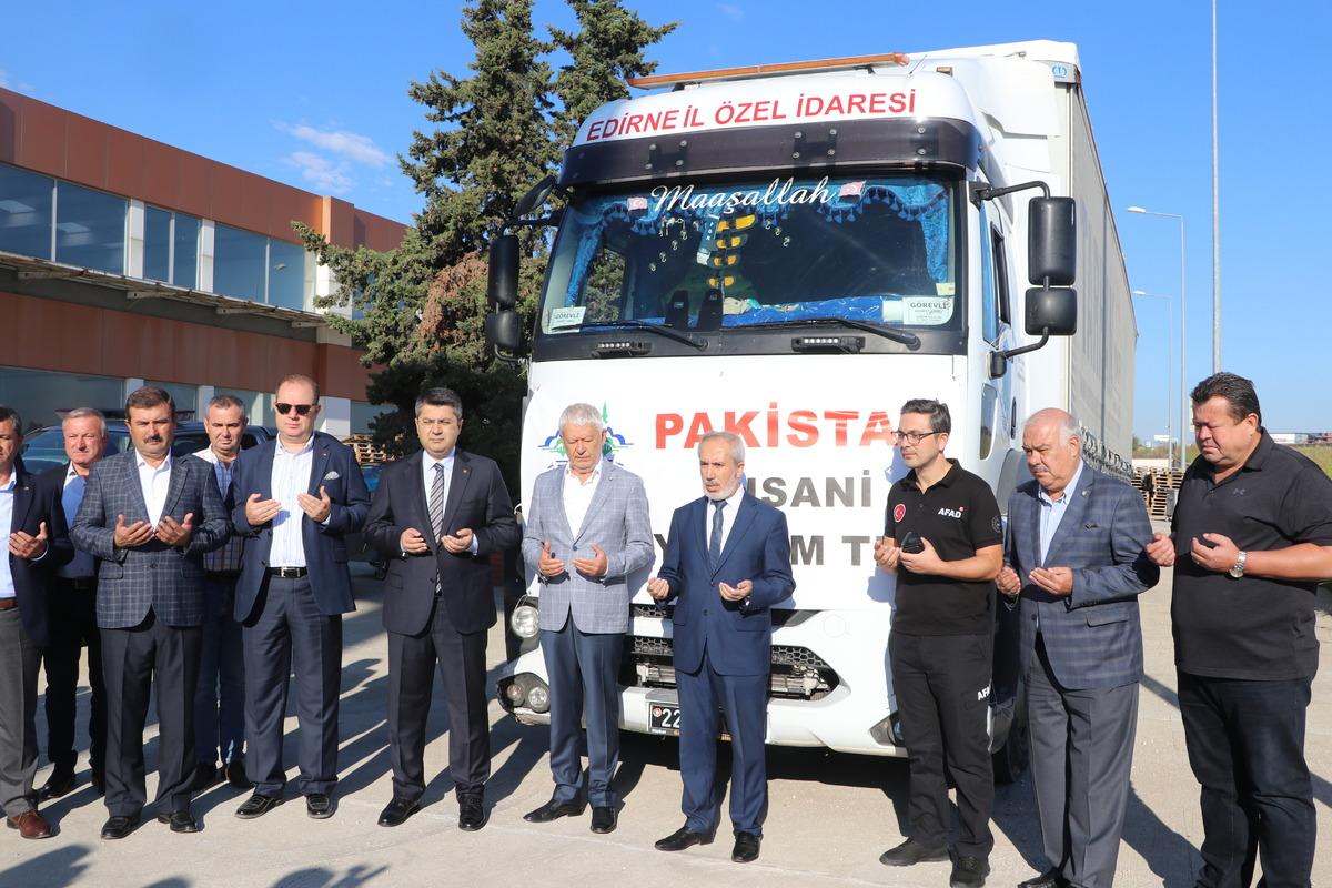 Trakya'dan Pakistan'daki sel b&ouml;lgesine gıda malzemesi g&ouml;nderildi
