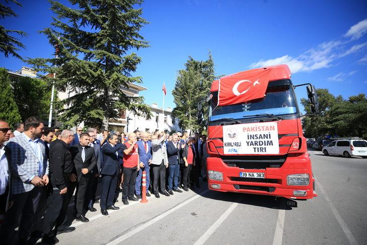 Trakya'dan Pakistan'daki sel bölgesine gıda malzemesi gönderildi G5