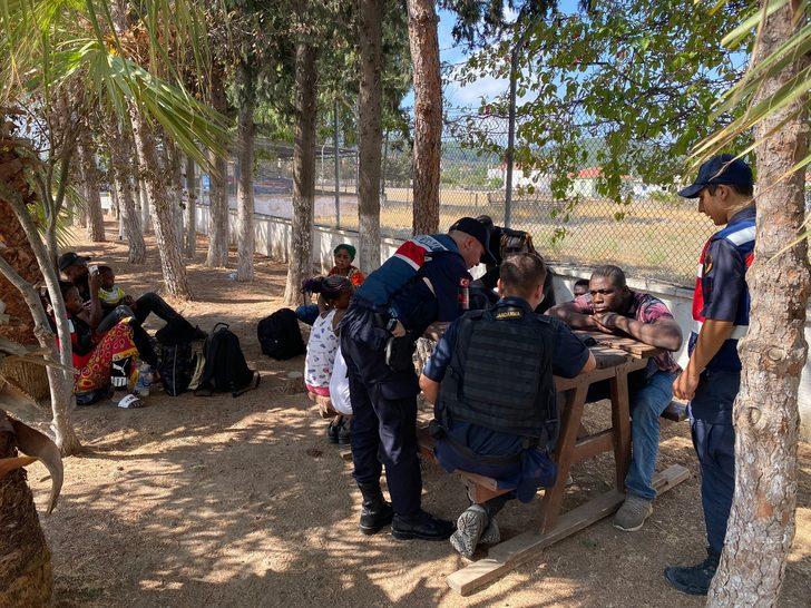İzmir'de 32 ayrı operasyonda 794 düzensiz göçmen yakalandı G2