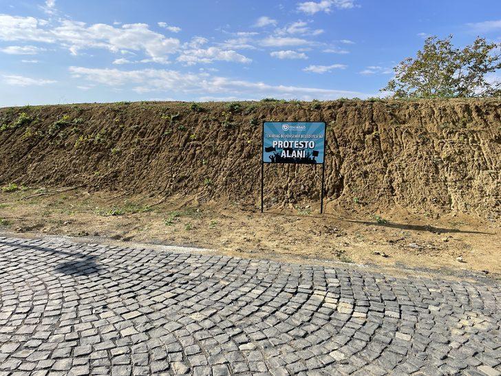 Tekirdağ Büyükşehir Belediyesi önünde "protesto alanı" oluşturuldu G3