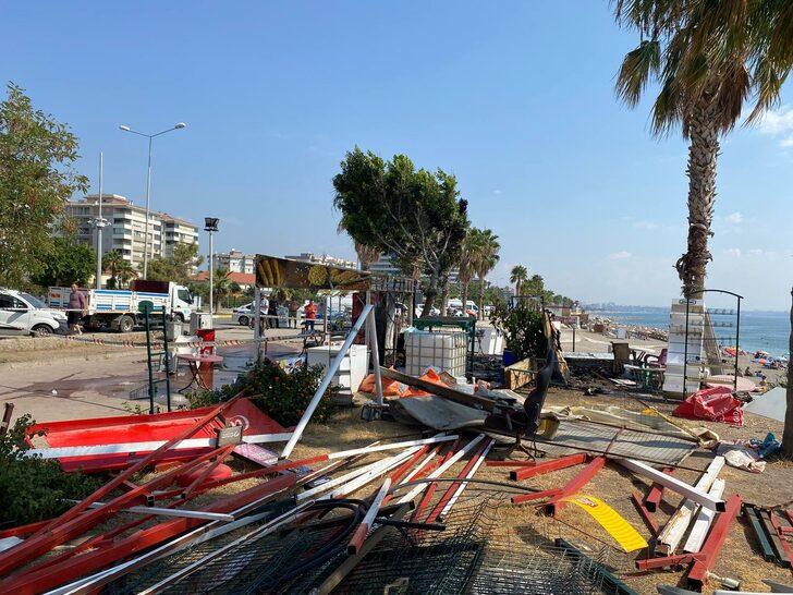 Konyaaltı Sahili'nde büfede çıkan yangın söndürüldü G3