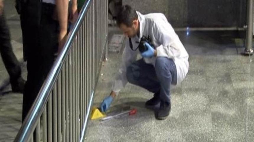 Polisten ka&ccedil;arken otob&uuml;s&uuml;n altında kaldı