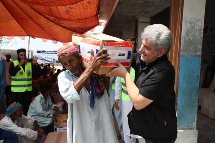 Türkiye'den yardım malzemesi taşıyan birinci "İyilik Treni" Pakistan'a ulaştı G2
