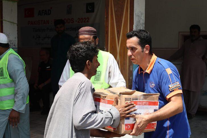 Türkiye'den yardım malzemesi taşıyan birinci "İyilik Treni" Pakistan'a ulaştı G3