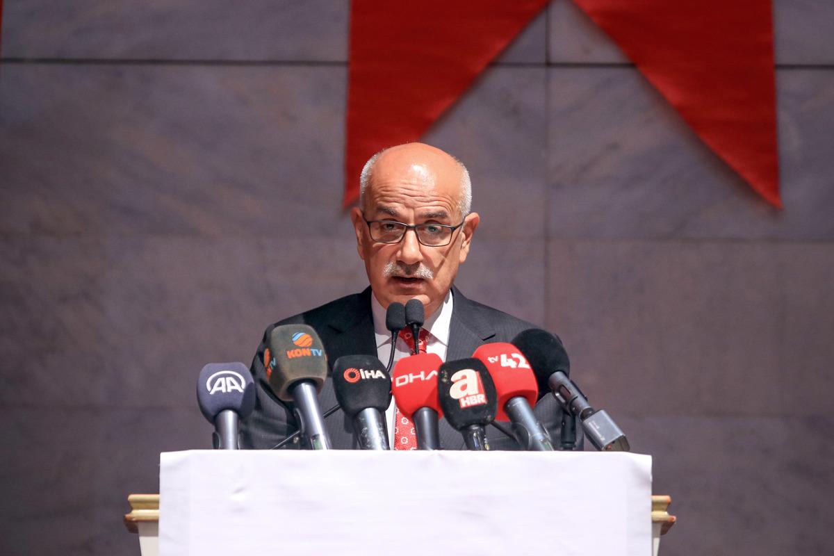 Tarım ve Orman Bakanı Kirişci, "Gen&ccedil;ler Tarım ile Buluşuyor" programında konuştu: