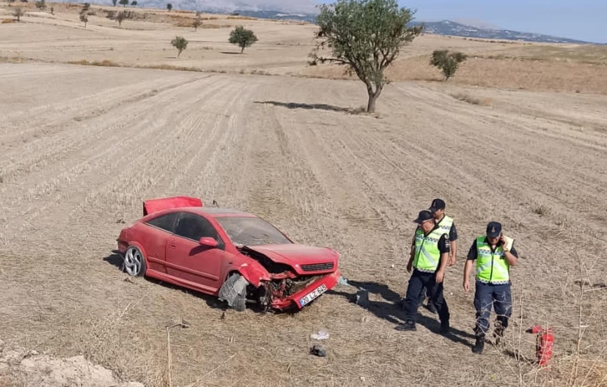 G&Uuml;NCELLEME - Denizli'de takla atan otomobildeki 2 kişi &ouml;ld&uuml;, 1 kişi yaralandı