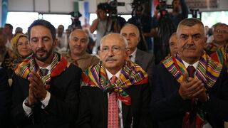 Kılıçdaroğlu, havai fişek fabrikası patlamasında hayatını kaybedenlerin yakınlarıyla buluştu