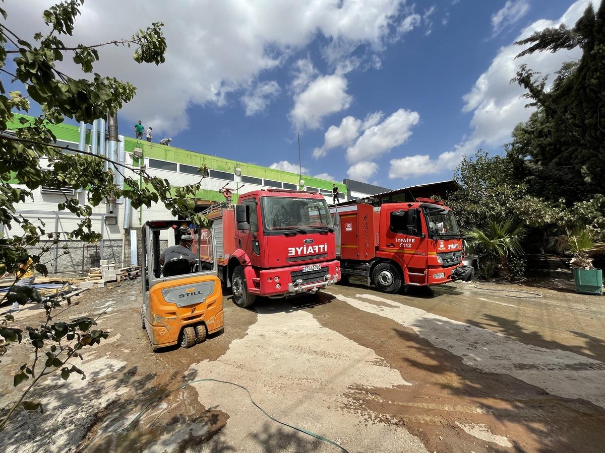 Kilis'te fabrikada &ccedil;ıkan yangın s&ouml;nd&uuml;r&uuml;ld&uuml;