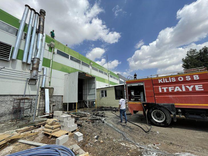 Kilis'te fabrikada çıkan yangın söndürüldü G3