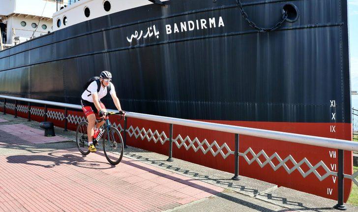 Bandırma'nın kurtuluşunun 100. yılı için Türk bayrağı Samsun'dan bisikletle yola çıkarıldı G2