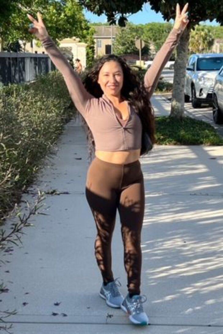 Çocukluğundan beri deniz kızı olmayı hayal ediyordu! Profesyonel deniz kızı olarak kazandığı para dudak uçuklattı G3