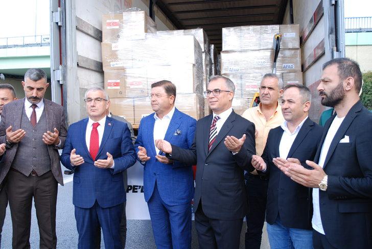 Maltepe'den sel felaketinden etkilenen Pakistan'a 2 bin koli gıda malzemesi G3
