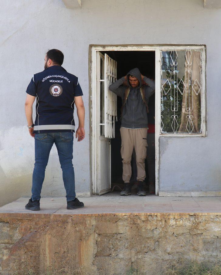 Van'da 16 düzensiz göçmen yakalandı G3