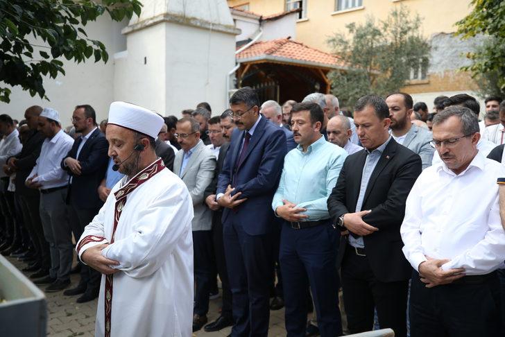 AK Partili Hamza Dağ'ın dedesi Balıkesir'de son yolculuğuna uğurlandı G3