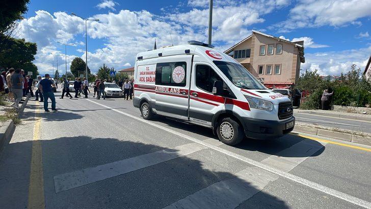 Bolu'da otomobilin yaya geçidinde çarptığı anne ve 3 yaşındaki kızı yaralandı G2