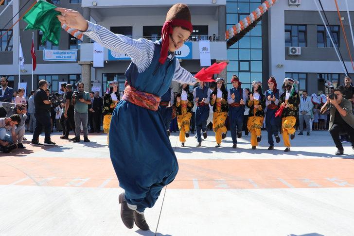 Diyarbakır'da hayırsever iş insanı adına yaptırılan ilkokulu açıldı G5