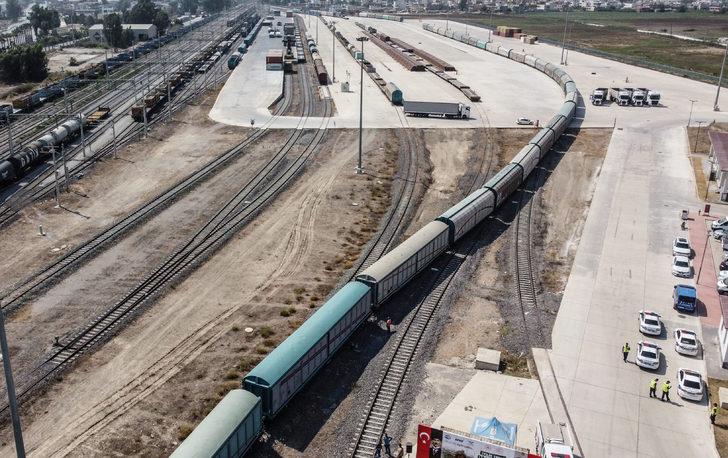 Pakistan'a yardım malzemesi taşıyan beşinci "İyilik Treni" törenle uğurlandı G4