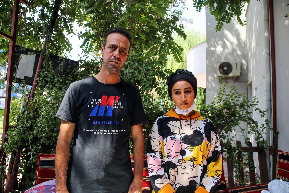 Adana'da kalbinden ve akciğerinden bı&ccedil;aklanan gencin tedavisi s&uuml;r&uuml;yor