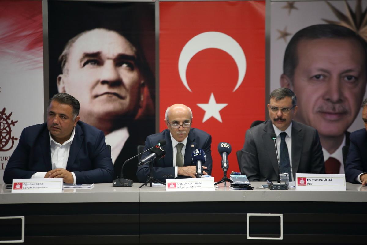 DSİ Genel M&uuml;d&uuml;r&uuml; L&uuml;tfi Akca, &Ccedil;orum'da yerel y&ouml;neticilerle buluştu