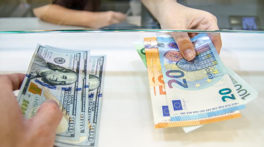 Tüm dünyayı ilgilendiriyor! Rusya'dan dolar ve euro ile ilgili dikkat çeken sözler "Kademeli olarak..."