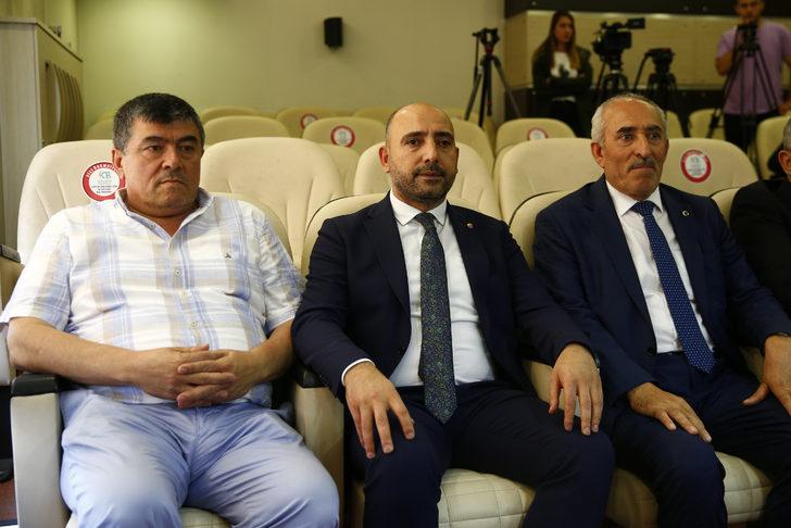 Doğum gününde yılın Ahisi seçilip kaftan giydi G1