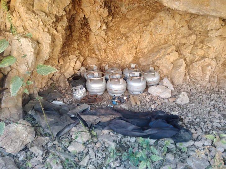 Tunceli'de teröristlere ait patlayıcı ve yaşam malzemesi ele geçirildi G2