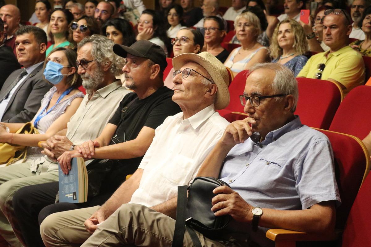 29. Uluslararası Adana Altın Koza Film Festivali'nde "Sinemada şiir" s&ouml;yleşisi yapıldı