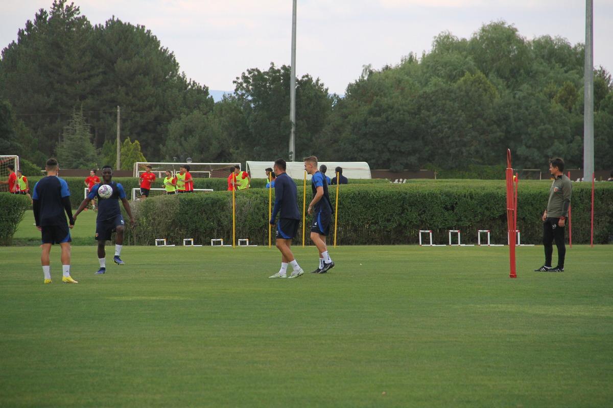Kayserispor, Hatayspor ma&ccedil;ı hazırlıklarını s&uuml;rd&uuml;rd&uuml;