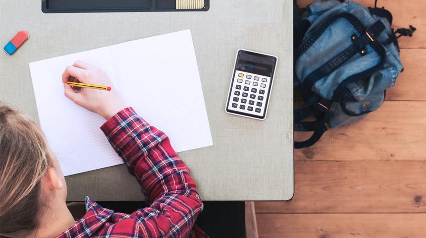 Parasızlıktan tüm hafta sonunu aç geçirdi! 11 yaşındaki öğrenci sınıfta bayıldı