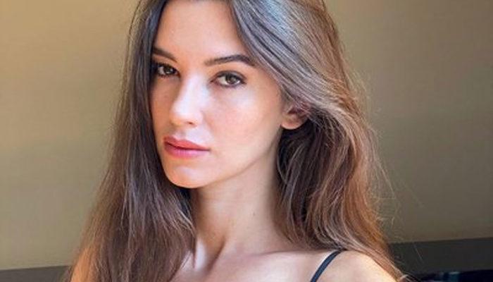 Лейла лидия тугутлу в купальнике