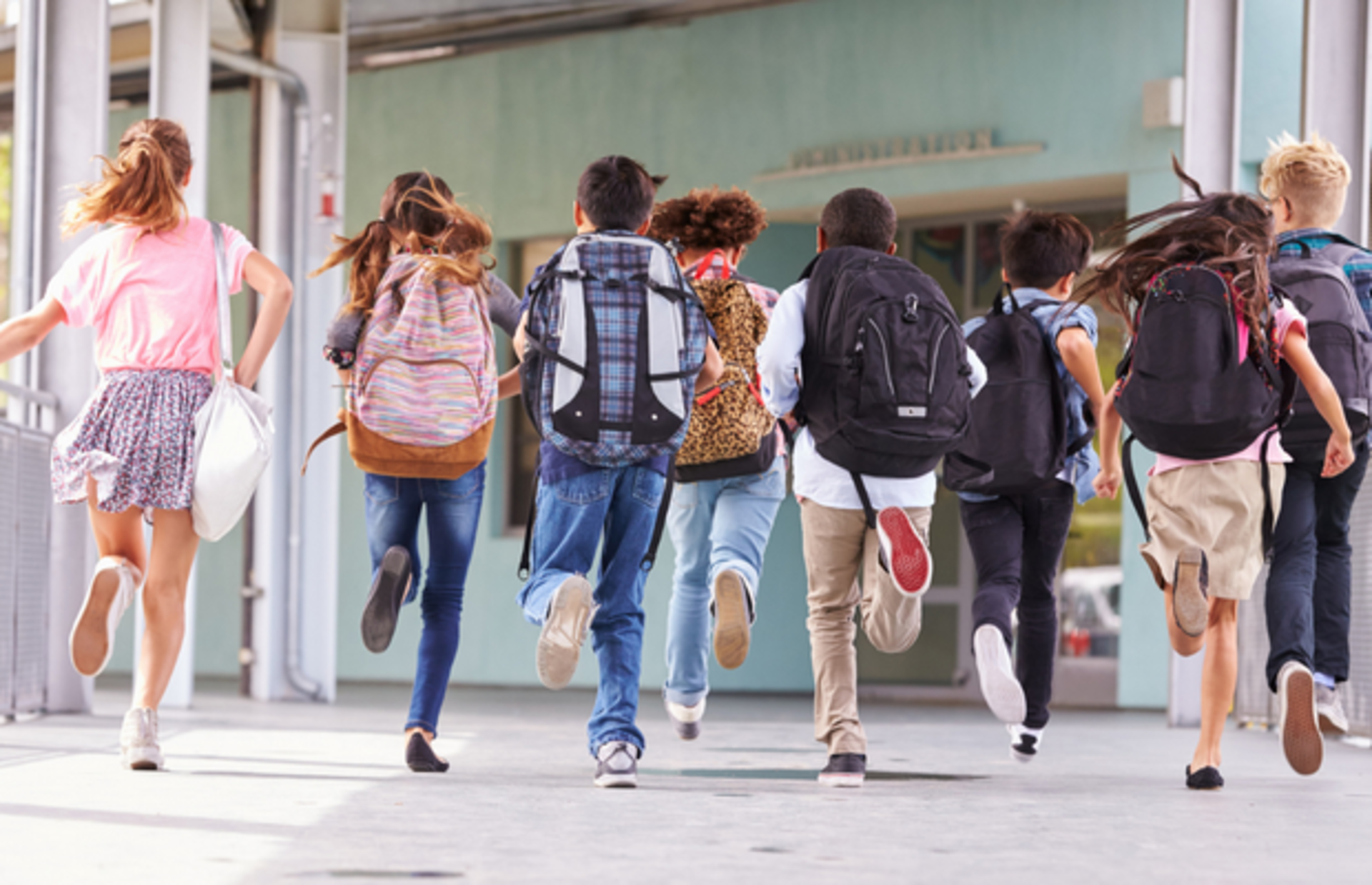 Yeni okul döneminde ihtiyacınız olacak Amazon üzerinde en çok satılan okul çantası modelleri