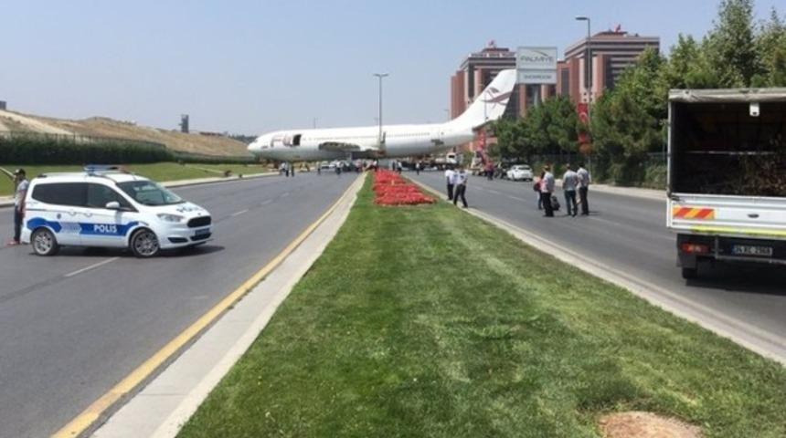 Yeşilk&ouml;y'de, yolda u&ccedil;ak g&ouml;renler şaşkına d&ouml;nd&uuml;