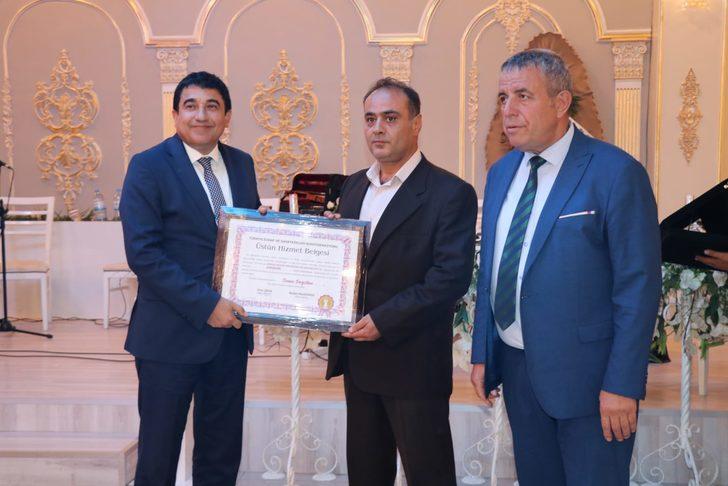 Kırşehir'de ahilik geleneklerine göre çalışan esnafa "Üstün Hizmet Belgesi" verildi G3